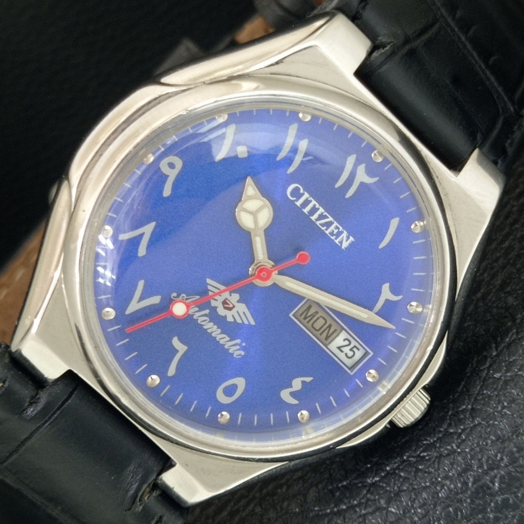 Vintage 1984 Citizen Automatic Mens Silver Watch WDaydate  Blue Accents